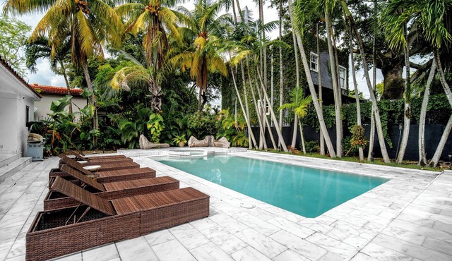 8BR Mansion Near Kiki on the River, Home Cinema, Gym, Private Pool, BBQ