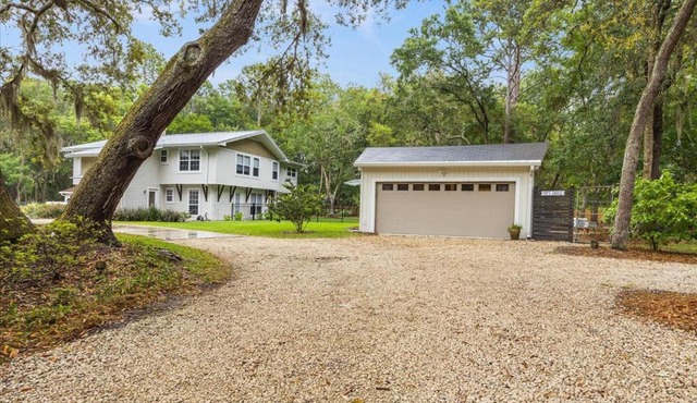 A Beautiful Repurposed Living Space (Pet Friendly)