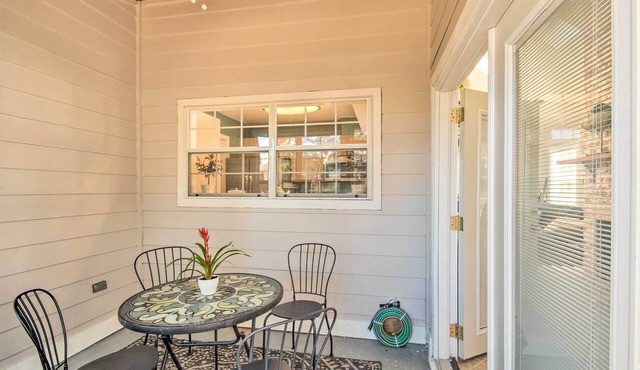 A-frame Retreat in Pensacola, 10 Mi to Dtwn