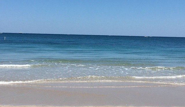 A LITTLE PIECE OF HEAVEN Beachfront 1480 S Ocean Blvd, Lauderdale By the Sea, FL