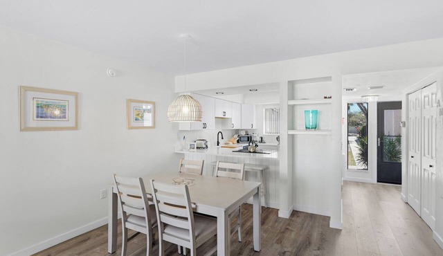 A short walk to the beach and direct pool access! in Bradenton Beach