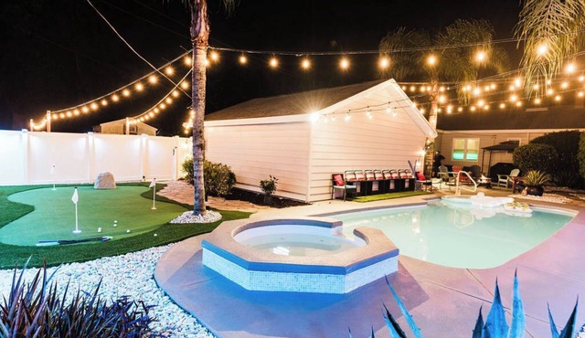 A Sunshine Villa - Pool, Mini Golf, Arcade and Fire Pit!