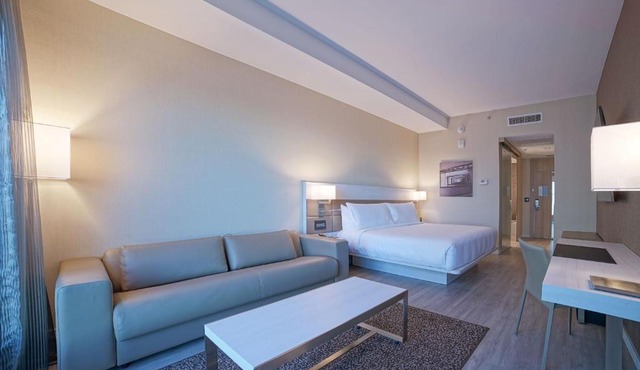 AC Hotel by Marriott Fort Lauderdale Airport