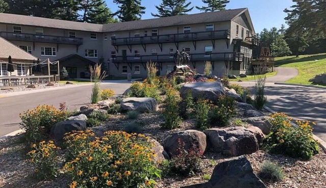 Accessible Cedar Haus Suite | Mountain Serenity in Iron Mountain