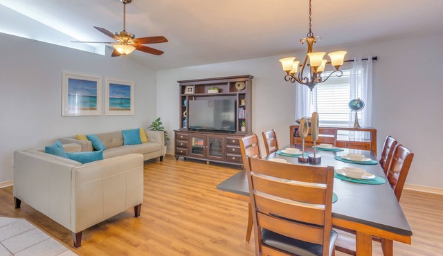 ADA Friendly! Convenient Family Home in Pensacola