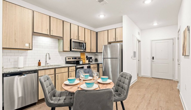 Adeline Apartments 15m to Parks, Pet Friendly, Free Parking by Heavenly Homes