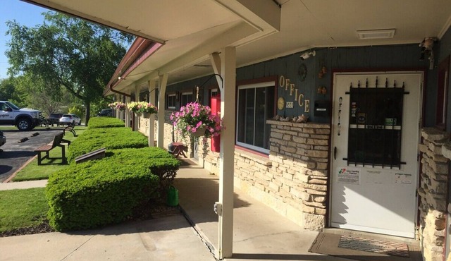 Affordable Stay for Visitors Exploring Southeastern Wisconsin’s Gems in Random Lake