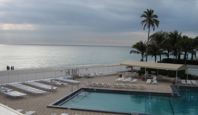 ALEXANDER TOWERS CONDO, HOLLYWOOD FLORIDE, OCEAN, BEACH, SEA
