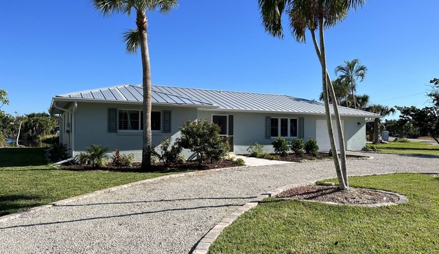 ALL NEW BEACH RETREAT IN SANIBEL/BEACH ACCESS ACROSS THE STREET