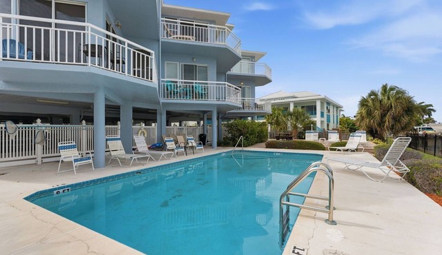 Amadeus 6 Waterfront with Pool and Dock-Great Central Location! in Treasure Island