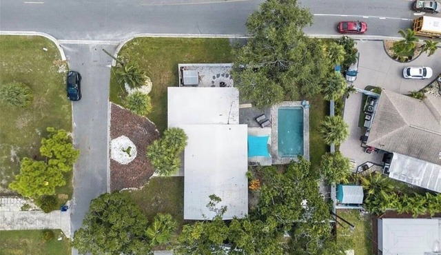 Amazing Home with Heated Pool! Sleeps 10! Book Now! Minutes from everything.
