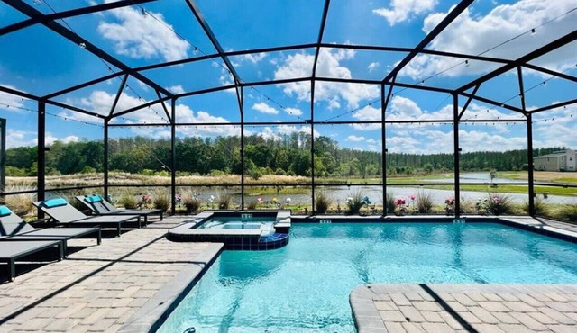 Amazing Luxury Pool Villa @ Storey Lake mins to Disney