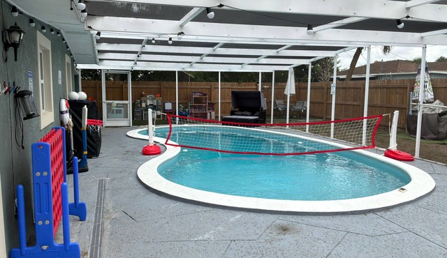Apollo Beach House w/Poolside bar + Fun Amenities