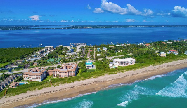 Aquatopia South: Riverfront Beach House, Steps 2 Ocean. Heated Pool & Dock!