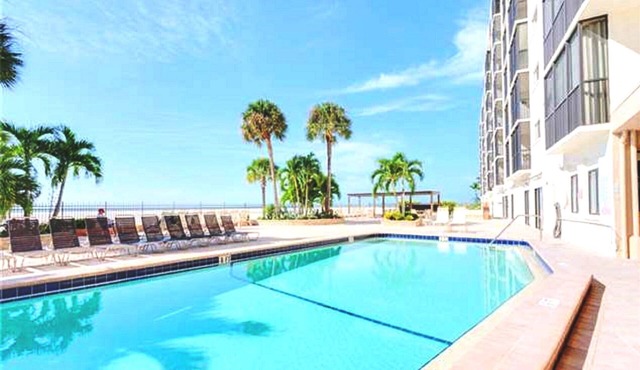 AUGUST 3-10- 1,275.00 DOLLARS "SUNSATIONAL" BEACHFRONT CONDO 2BD-2BTH POOL-WIFI,