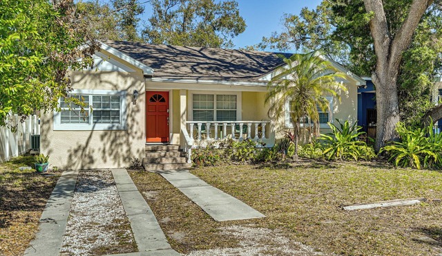 Backyard Fun & Dtwn Exploring: Family Gem in Tampa