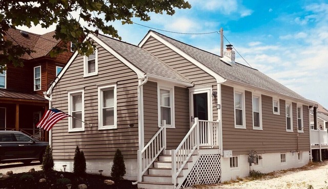 BAY AND BEACH Relax in this well appointed beach cottage in historic Old Town in Somers Point