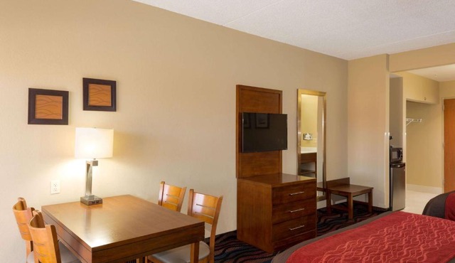 Baymont by Wyndham Bonita Springs