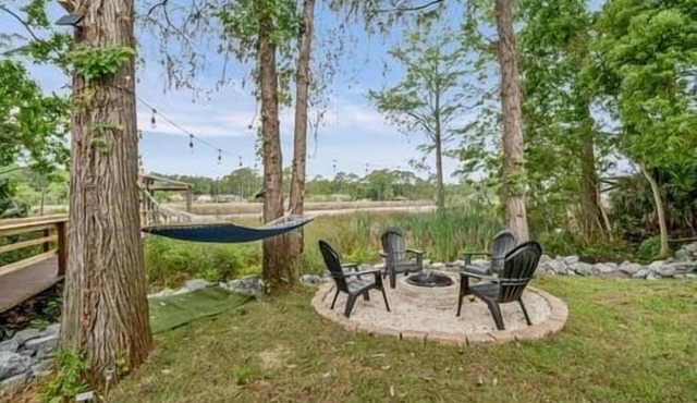 Bayou Villa w/Dock, Kayaks & Fire Pit Fun