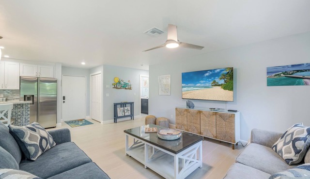 Beach + 2 Bikes! Beautiful 2-bed 2-bath retreat on Bowman’s Beach Sanibel.