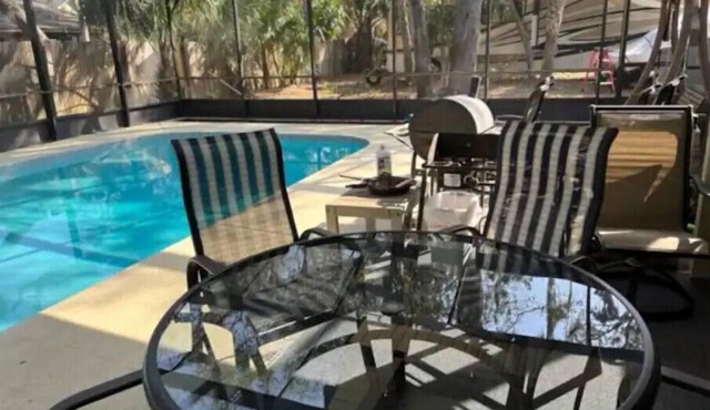 Beach 7 min Hot Tub & Swim Pool Perfect for Biketoberfest just 99 base price! in Ormond Beach