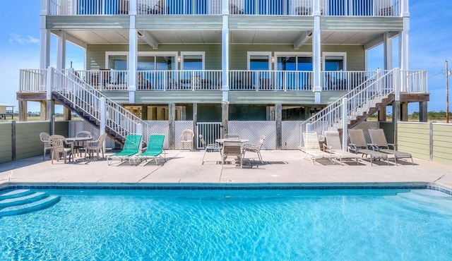 Beach Castle, E/W. 16BR duplex. Sleeps 54. Large Pool! Decks. Beachfront. Value!
