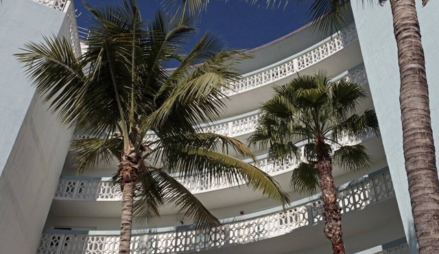 Beach Lover’s Paradise: Cozy rental just 5 minutes walk to Fort Lauderdale beach