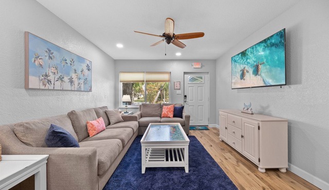Beach Retreat | King Bed | Firepit | Walk 2 Beach