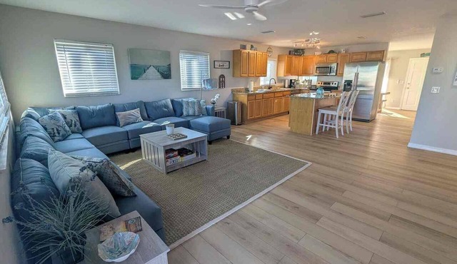 Beach Retreat - One Block to the Water! in Flalger Beach