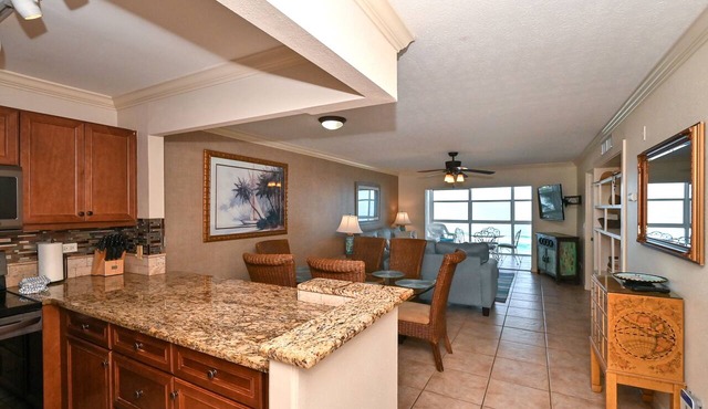 BEACHFRONT CONDO - THREE BEDROOM - HEATED POOL - FREE BOAT DOCKS - RENOVATED in Sarasota