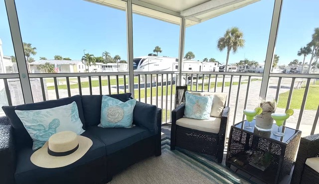 Beachy Seashell Getaway Resort in FMB