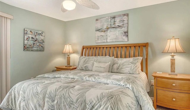 Beautiful 2 B/B Condo in Sarasota Country Club - Near Siesta Key in Sarasota