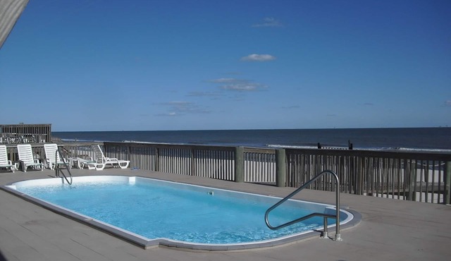 Beautiful 6BR Gulf Front Home - "REST AREA WEST" - Pool & Deck - Reserve Now!