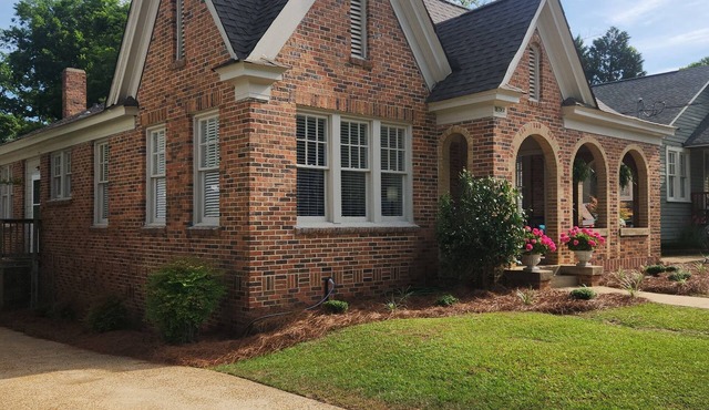 Beautiful Historic Home - 8 Guests - 4 Beds - Pet Friendly in Montgomery