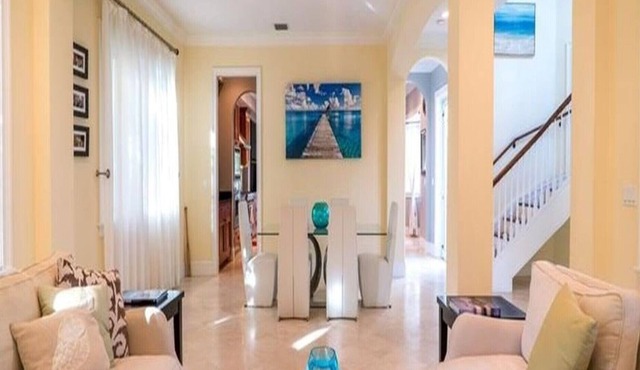 Beautiful Paradise Beach House Heated Pool Close to Beach Disinfected Sanitized