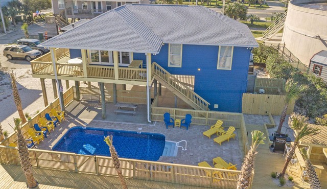 Beautiful Sound Front Home w/Private Saltwater Pool, Tiki Bar & Pier!