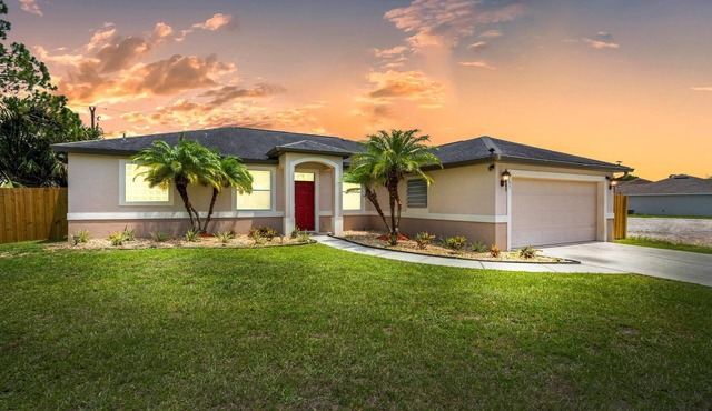 Beautiful spacious 4 bedrooms and 2 baths house in Palm Bay. in Palm Bay