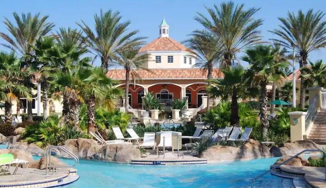 Beautiful, Spacious 4BR home near Resort Water Park - 9 miles to Disney Parks