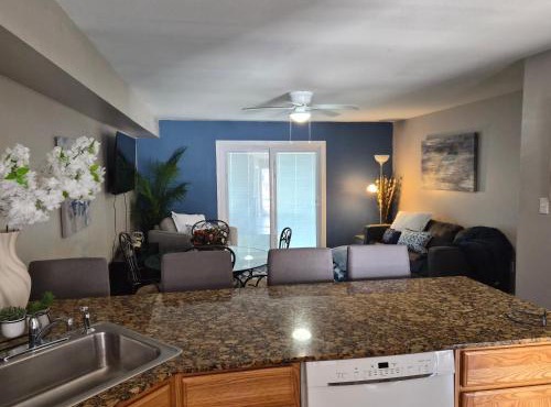 Best location Cozy condo in Biloxi Beach