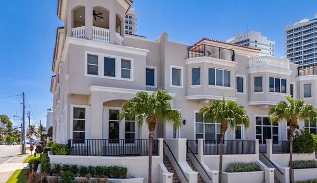 Birch Road Beach House | Oceanfront | Luxury Villa