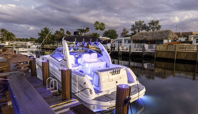 Boat life w/ private access to Patio-Pool-Jacuzzi
