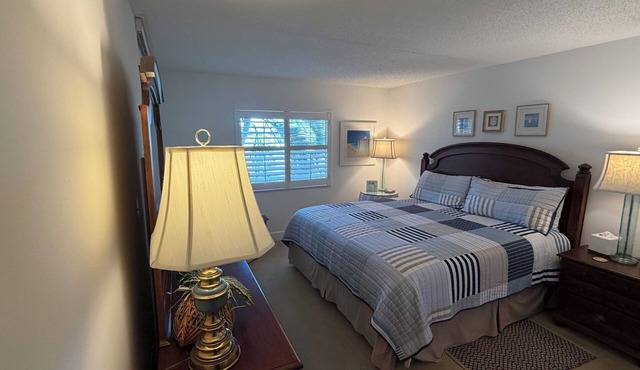 Bonita Pines Club Condo – Resort-Style Living Near the Beach