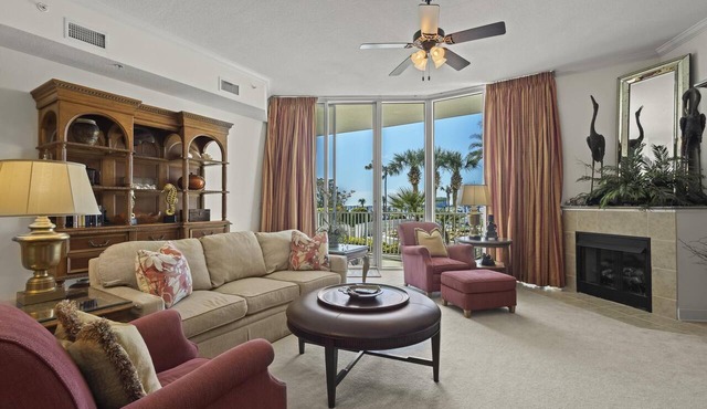 Book Now for a Vacay~Best Pool Around~3 Bedrooms & Stunning Views!