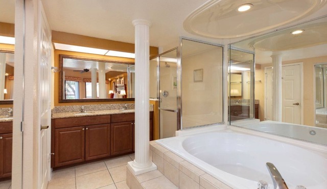 Bright 2-bedroom at Lakes Resort & Spa by Universal Studios & Disney & Seaworld
