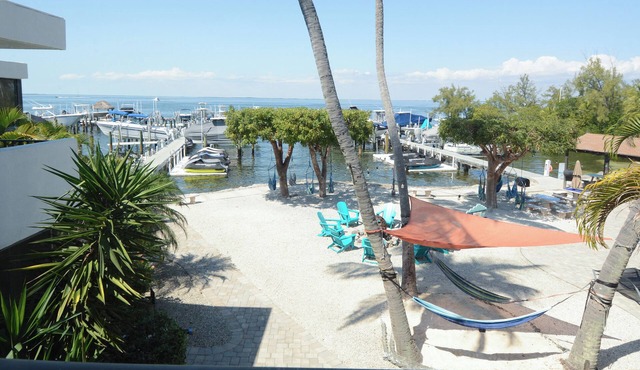 C14 Moon Bay - Recently renovated 2 bedroom townhome