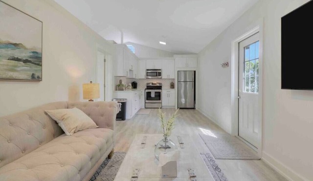 Camden Cottage # 4 - Downtown Stuart
