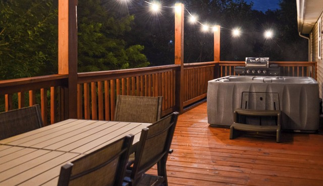 Campton Cottage w/Hot Tub, Near Hiking + Climbing in Campton