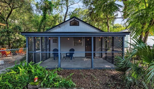 Campus Cottage - Quick Walk to UF