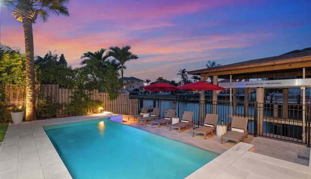 Canal Dreamin | Heated Pool Mini Golf Waterfront Oasis Near Vanderbilt Beach