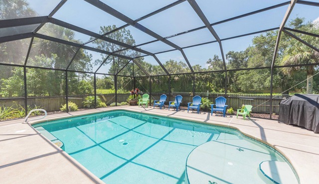 Canaveral Groves Country Getaway - minutes from beaches, rockets, theme parks!